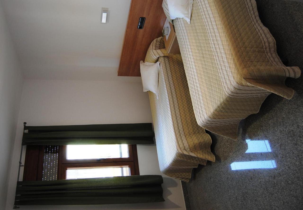 Hotel Albanta Ла-Лантехуэла Экстерьер фото