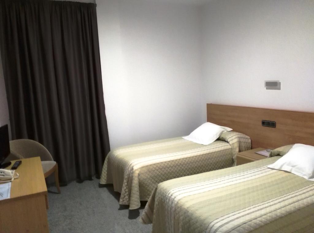 Hotel Albanta Ла-Лантехуэла Экстерьер фото
