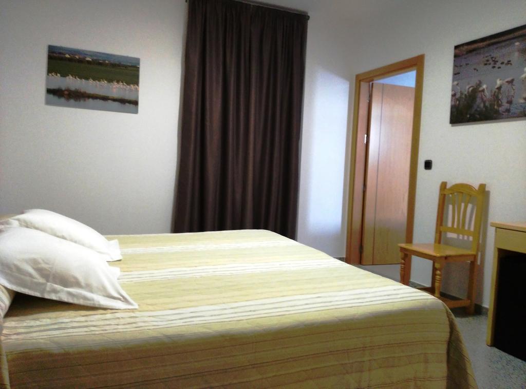 Hotel Albanta Ла-Лантехуэла Экстерьер фото