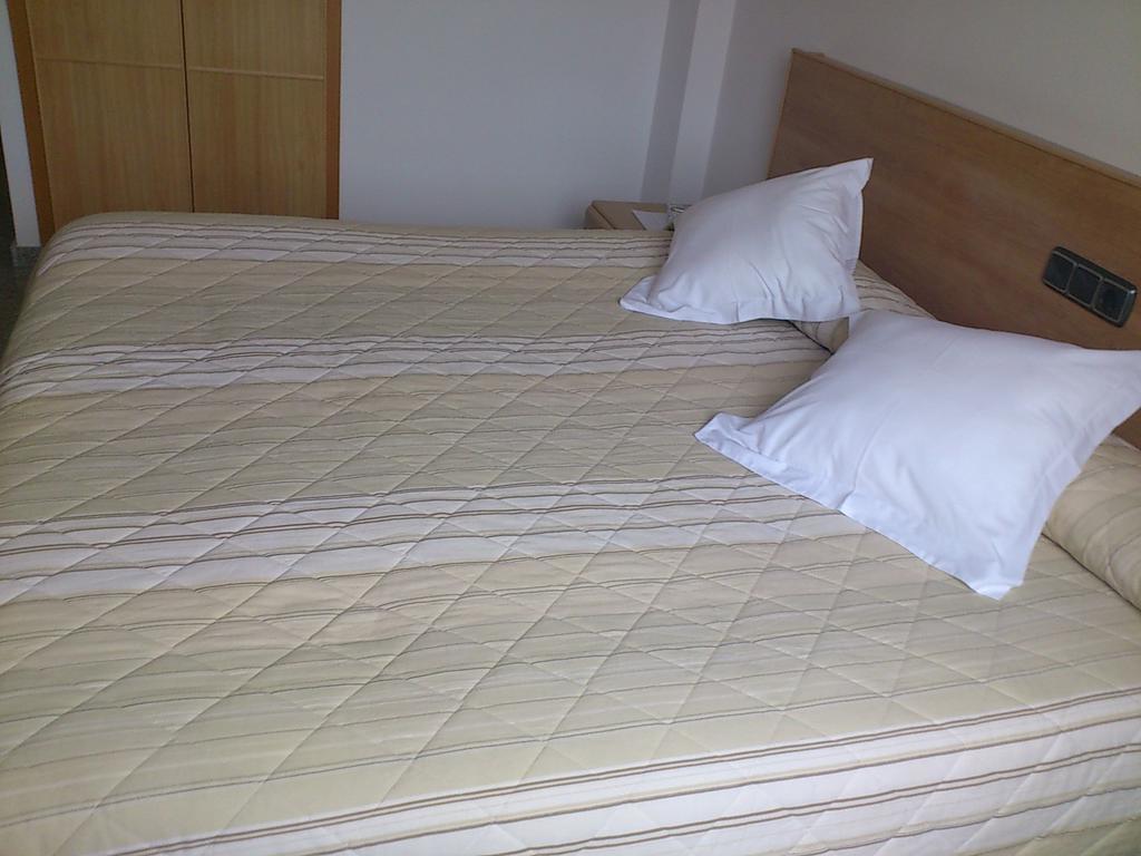 Hotel Albanta Ла-Лантехуэла Экстерьер фото