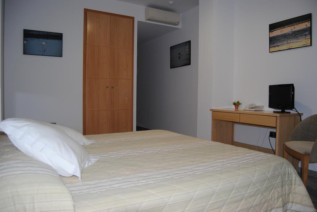 Hotel Albanta Ла-Лантехуэла Экстерьер фото